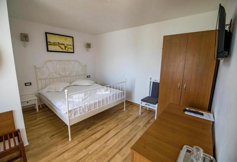 غرفة قياسية, Casa Ypu