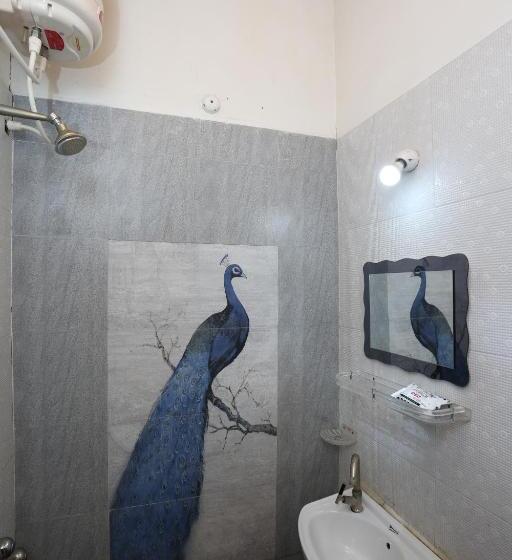 חדר סטנדרט לשלושה עם טרסה, Samriddhi Banquet Garden & Resorts