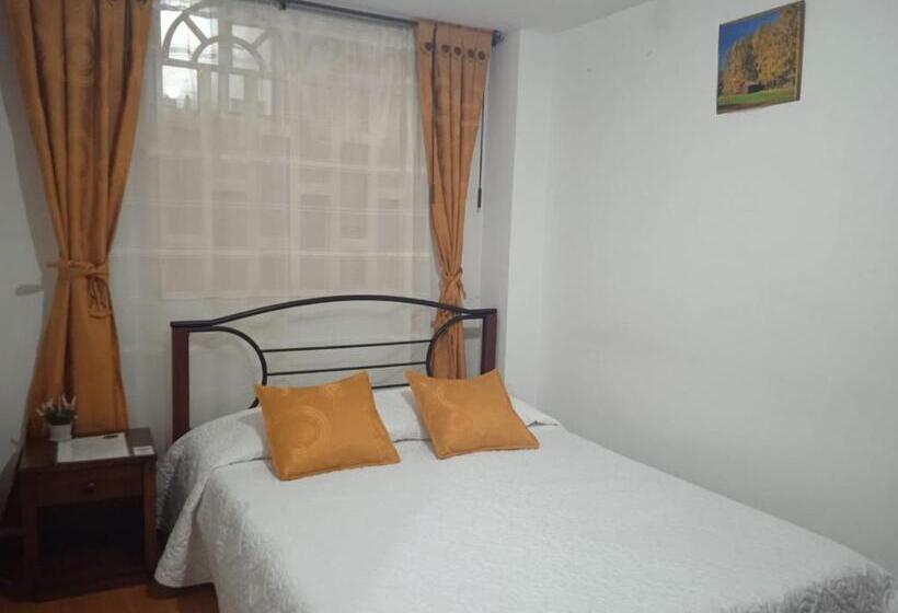 اتاق استاندارد با سرویس بهداشتی مشترک, Habitaciones C&s Bogotá