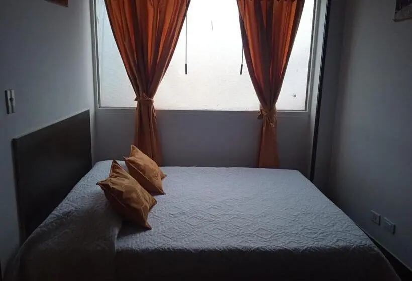 اتاق استاندارد با سرویس بهداشتی مشترک, Habitaciones C&s Bogotá