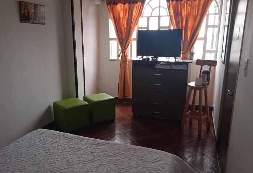 اتاق استاندارد با سرویس بهداشتی مشترک, Habitaciones C&s Bogotá