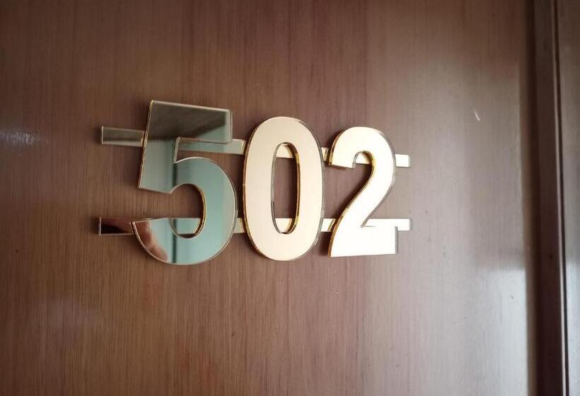 اتاق استاندارد با سرویس بهداشتی مشترک, Habitaciones C&s Bogotá