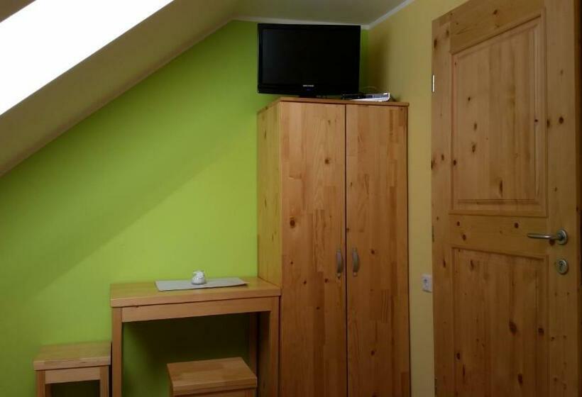 اتاق استاندارد با سرویس بهداشتی مشترک, Guest House Pr Ambružarju & Apartments