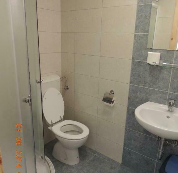 اتاق استاندارد سه نفره, Guest House Pr Ambružarju & Apartments