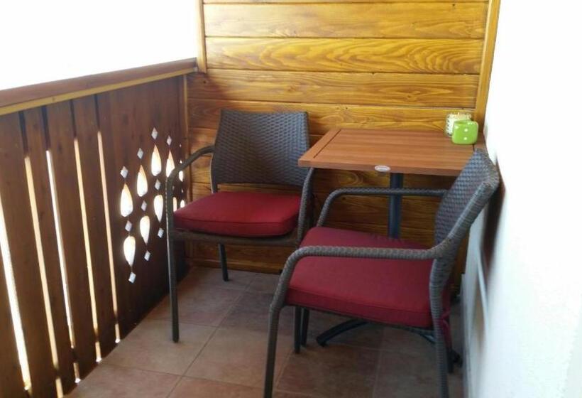 اتاق استاندارد سه تخته با بالکن, Guest House Pr Ambružarju & Apartments