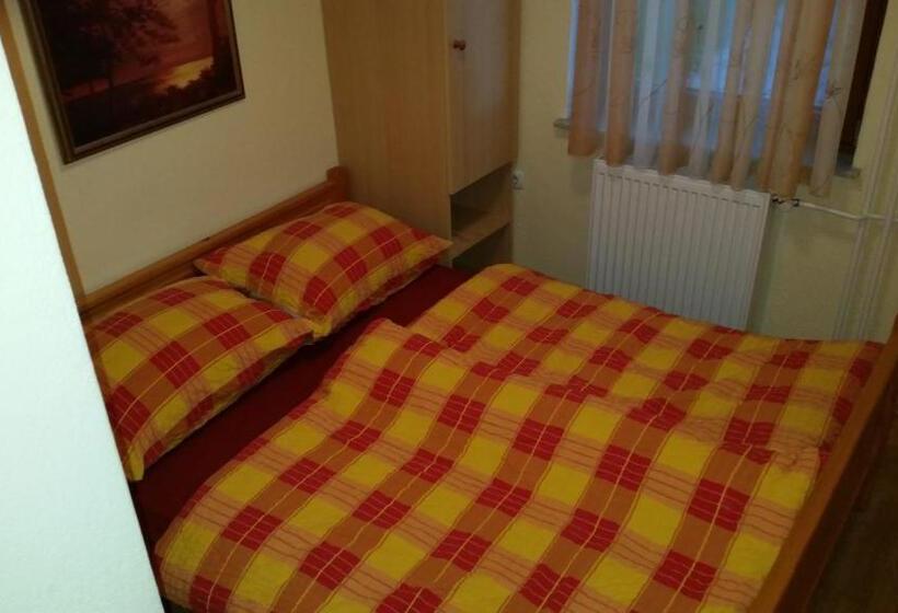 اتاق عادی, Guest House Pr Ambružarju & Apartments