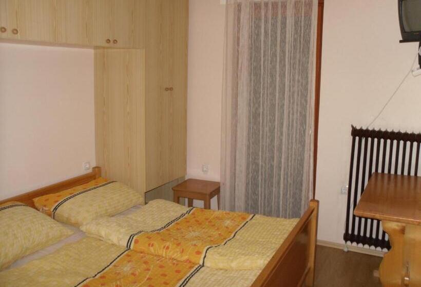 اتاق استاندارد با بالکن, Guest House Pr Ambružarju & Apartments