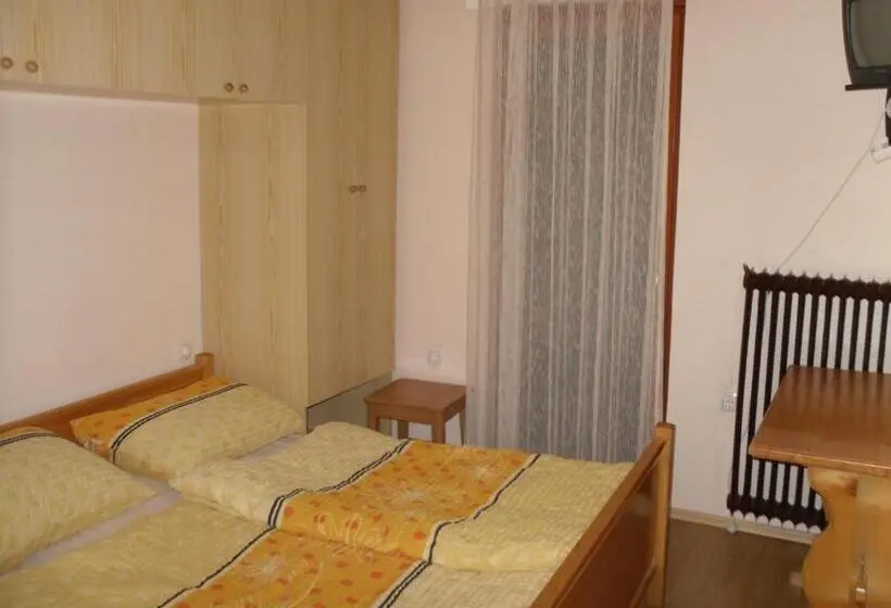 اتاق استاندارد با بالکن, Guest House Pr Ambružarju & Apartments