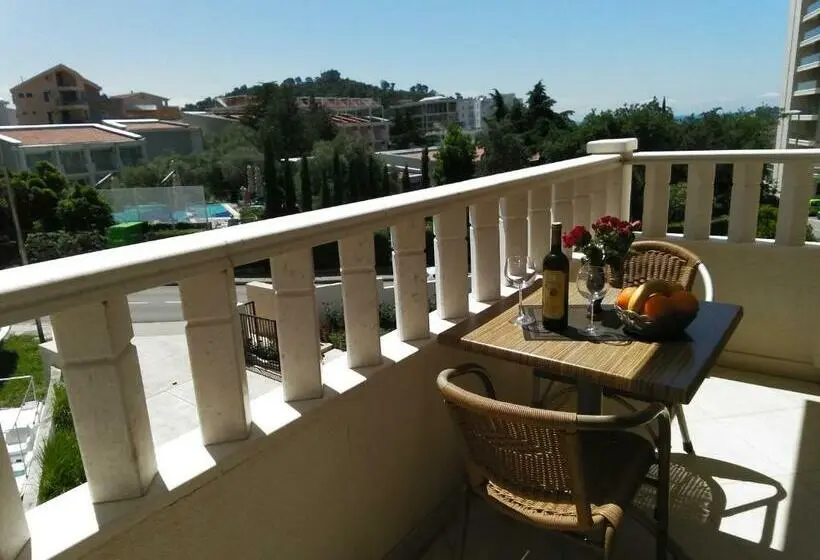 استودیوی استاندارد, Vila V Lux Apartments