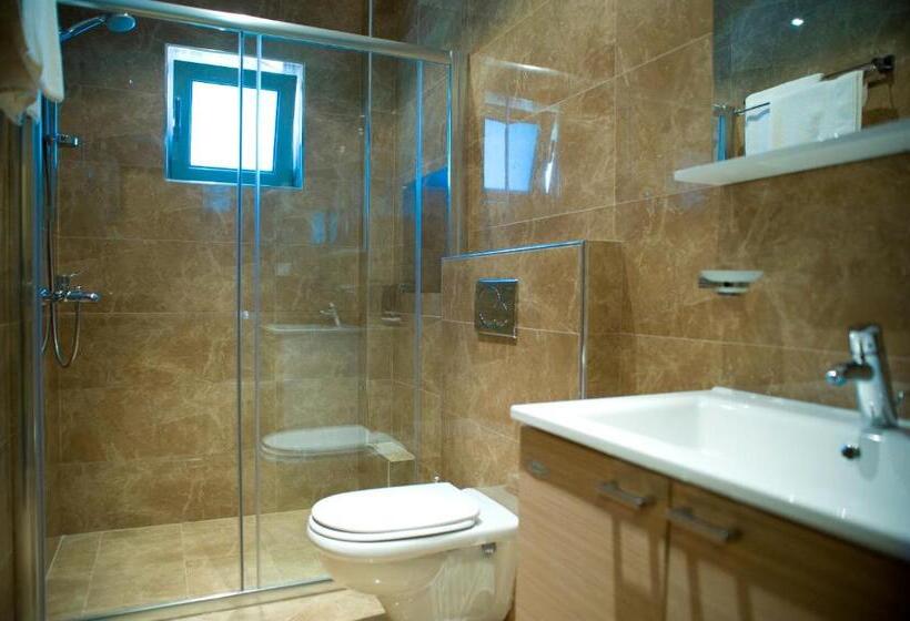 آپارتمان 1 خوابه با چشم‌انداز جانبی دریا, Vila V Lux Apartments