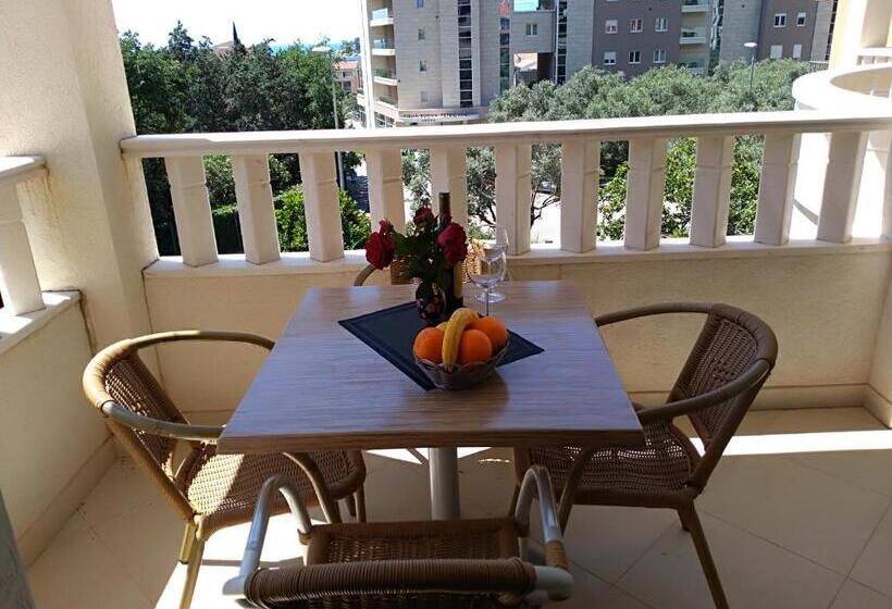 آپارتمان 1 خوابه با چشمانداز جانبی دریا, Vila V Lux Apartments