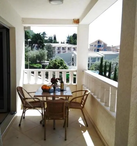آپارتمان 1 خوابه با چشم‌انداز جانبی دریا, Vila V Lux Apartments