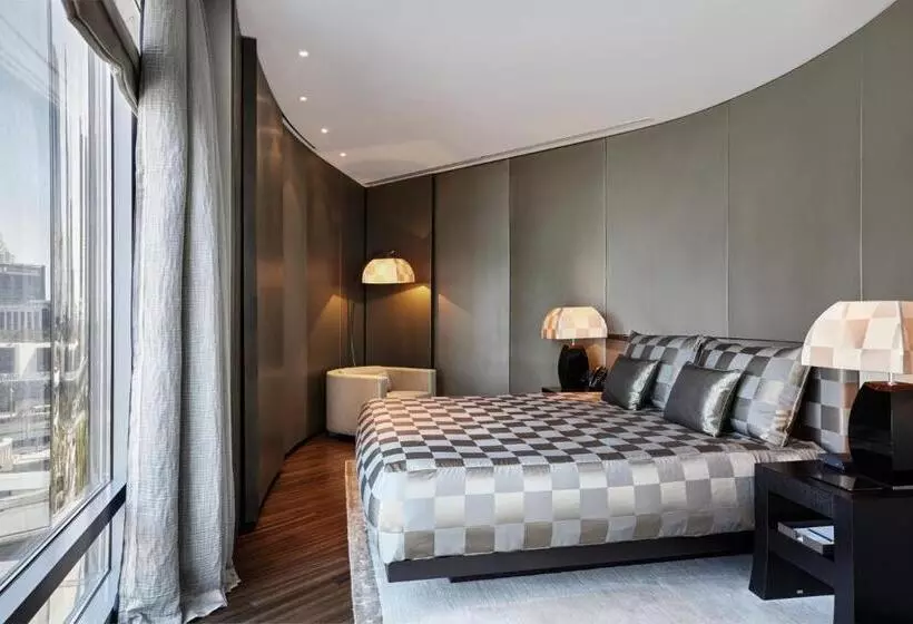 سوئیت اجرایی با مشاهده, Armani Hotel Dubai, Burj Khalifa