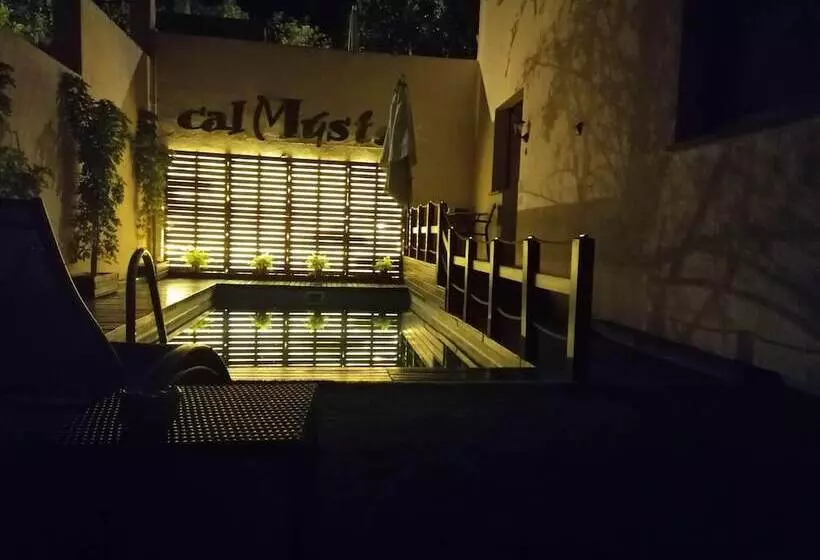 اتاق خانوادگی با چشمانداز دریا, Cal Music B&b