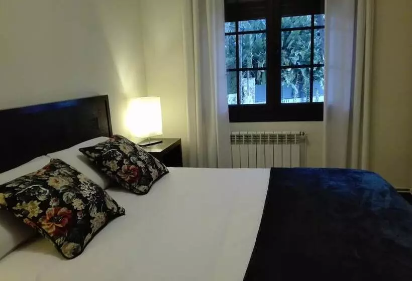 اتاق خانوادگی با چشمانداز دریا, Cal Music B&b