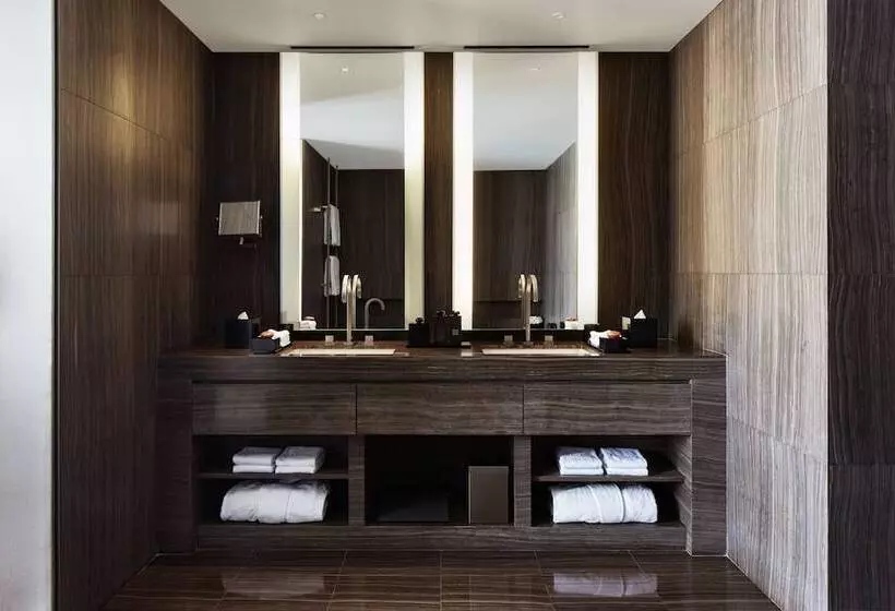 اتاق لوکس, Armani Hotel Dubai, Burj Khalifa