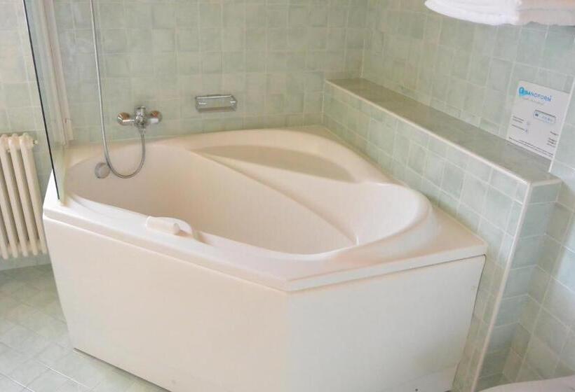 小型套房, Bertelli