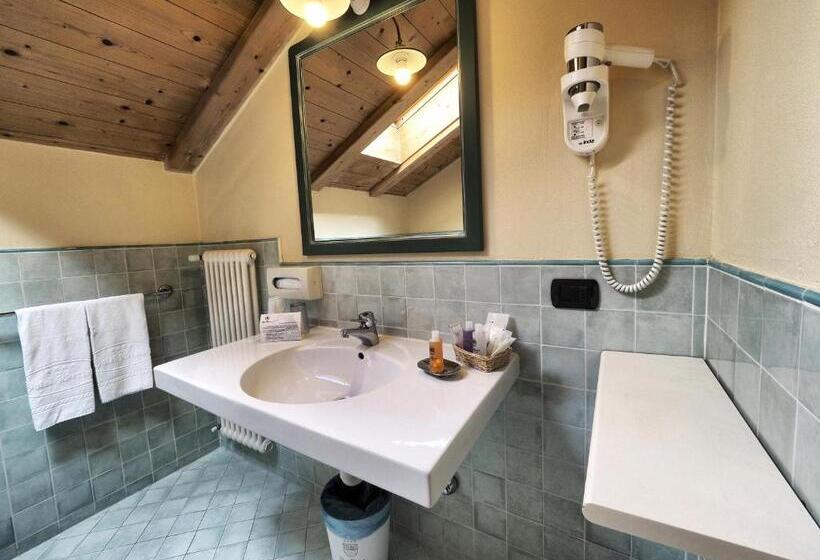 高级大房间, Bertelli