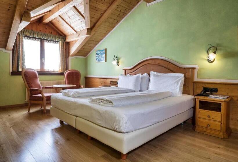 高级大房间, Bertelli