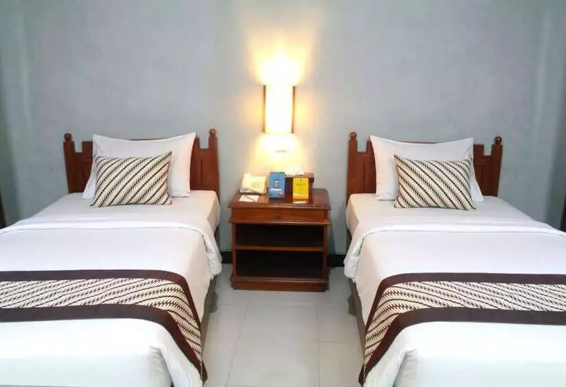 اتاق سوپریور, Cakra Kusuma