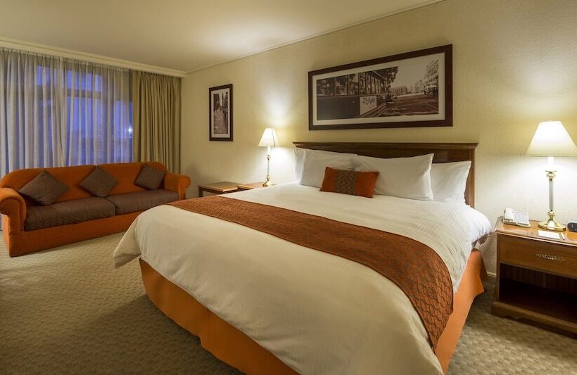 اتاق لوکس با تخت بزرگ, Camino Real Puebla Angelopolis