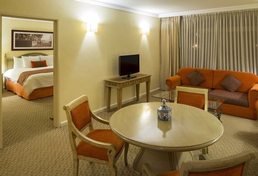 سوئیت با تخت بزرگ, Camino Real Puebla Angelopolis