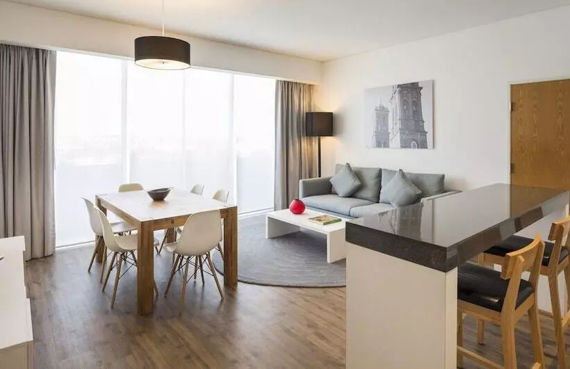 سوئیت 2 خوابه, Camino Real Puebla Angelopolis