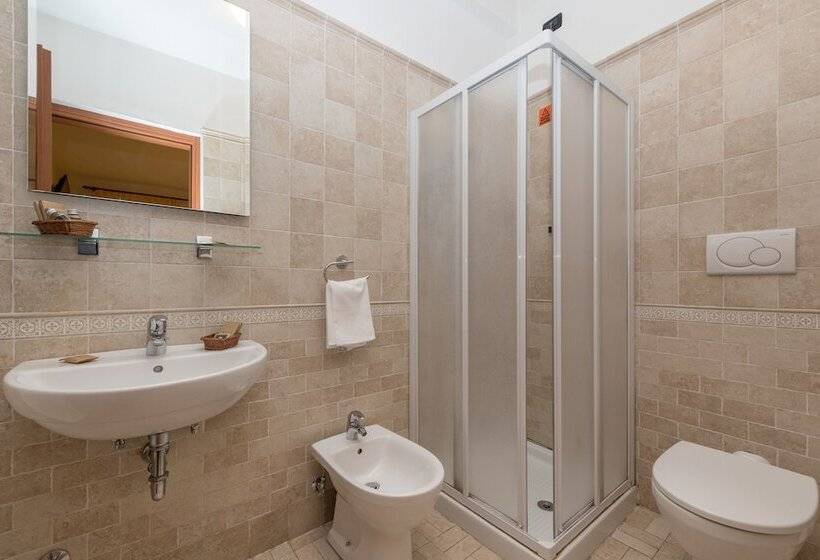 Standaard Driepersoonskamer, Casa Del Pellegrino