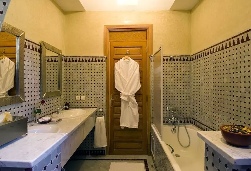 اتاق استاندارد, Dar Kantzaro