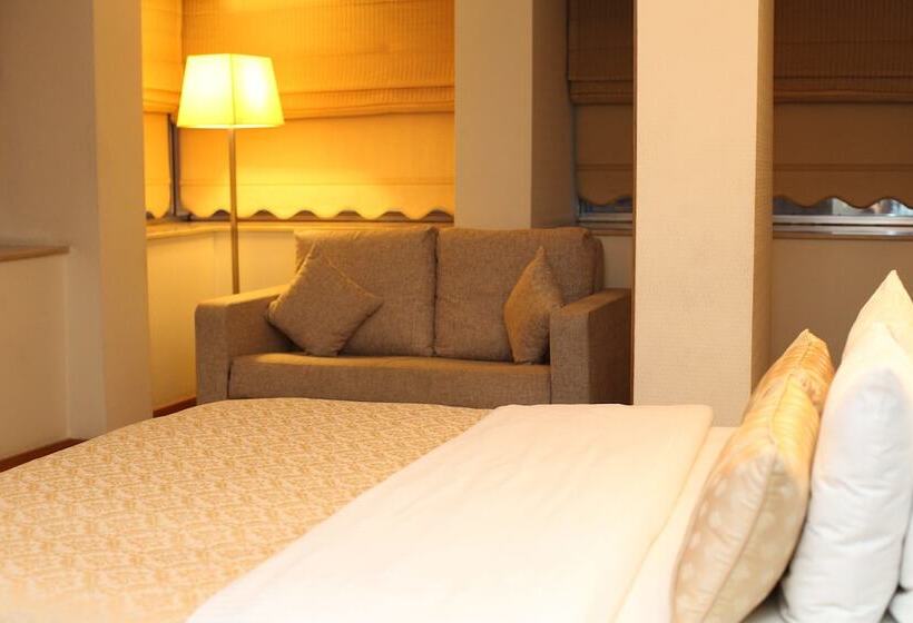 اتاق استاندارد, Emir Royal