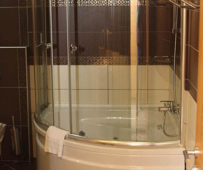 سوییت, Emir Royal