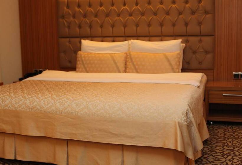 سوییت, Emir Royal