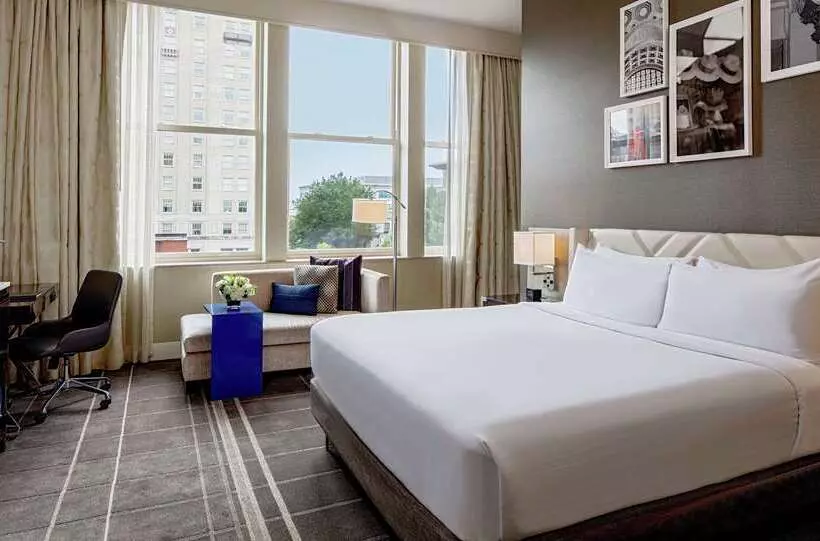 スタンダードルーム, Hilton Richmond Downtown