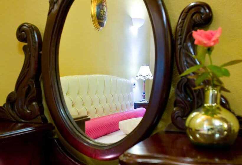 סוויטה משפחתית, Kyveli Suites