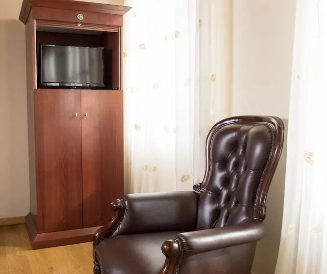 سوییت خانوادگی, Kyveli Suites