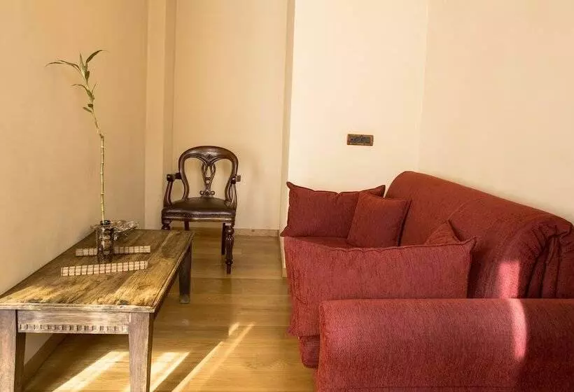 سوییت خانوادگی, Kyveli Suites