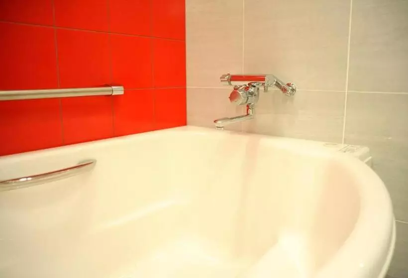 Deluxe Neljän Hengen Huone, Mercure Sapporo