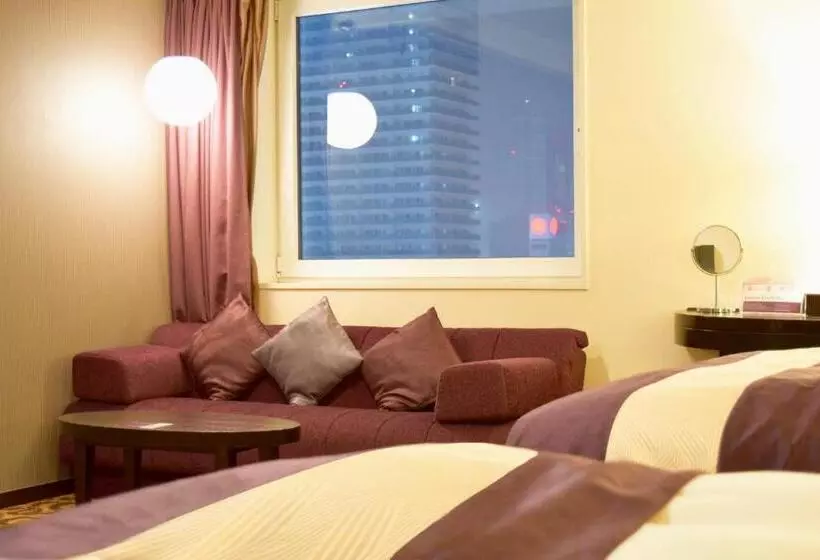 Deluxe Neljän Hengen Huone, Mercure Sapporo