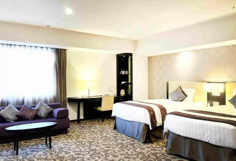 Deluxe Neljän Hengen Huone, Mercure Sapporo
