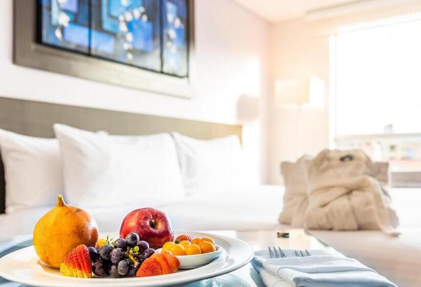 수피리어 룸, One Sixteen