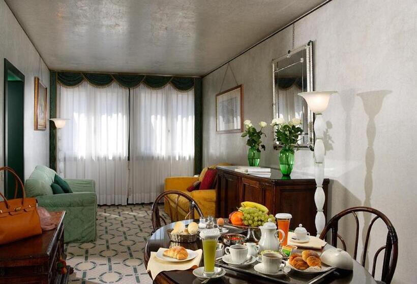 سوییت, Palazzo Del Giglio