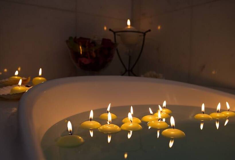 اتاق لوکس, Palazzo Del Giglio