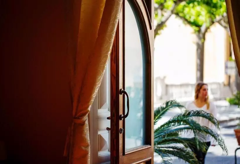 اتاق استاندارد, Relais Il Pennino