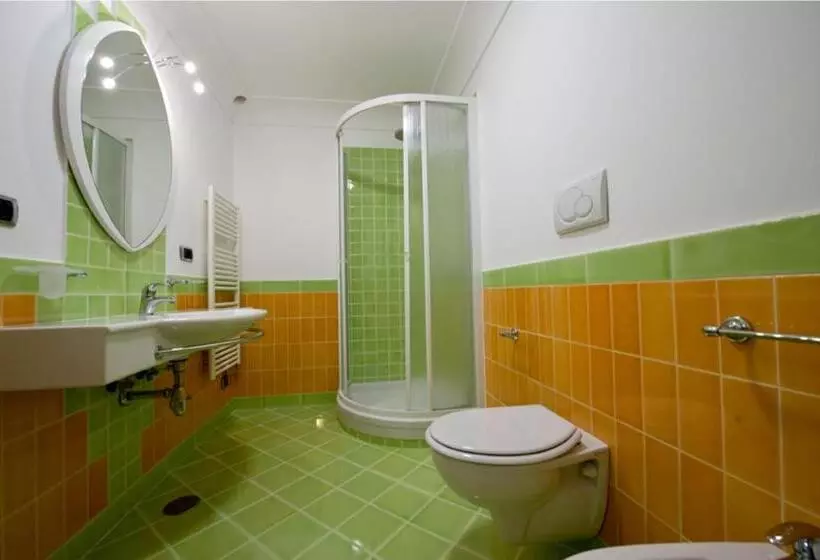 اتاق لوکس با چشم‌انداز دریا, Relais Il Pennino