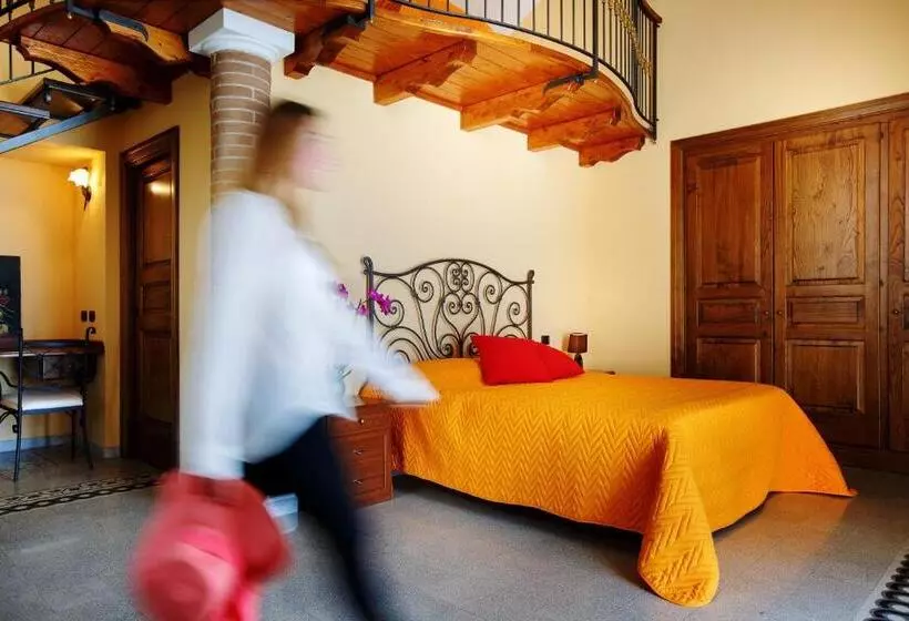 اتاق لوکس با چشم‌انداز دریا, Relais Il Pennino