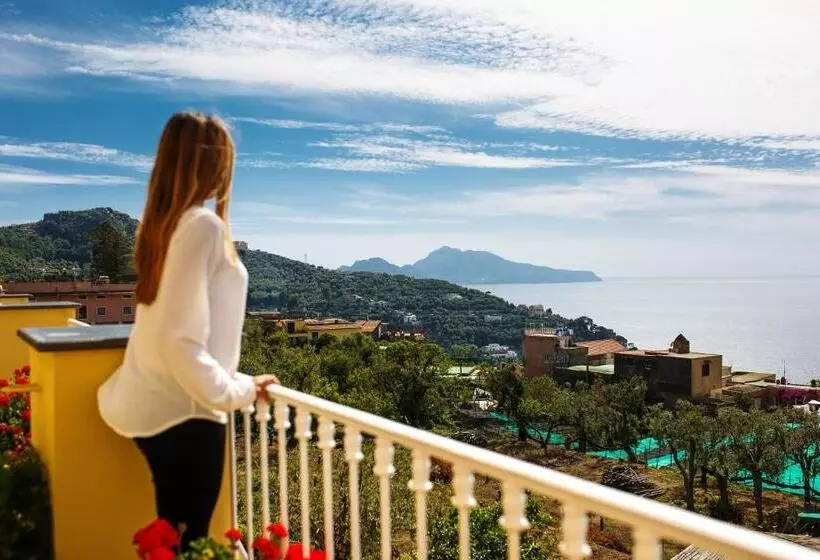 سوییت جونیور با چشم‌انداز دریا, Relais Il Pennino