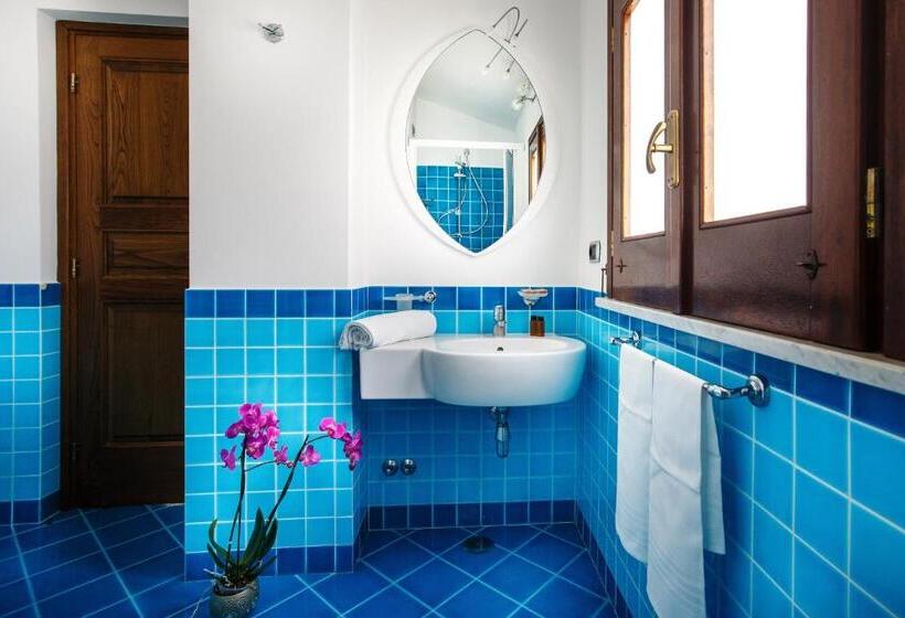 جناح جونيور مطلّ علي البحر, Relais Il Pennino