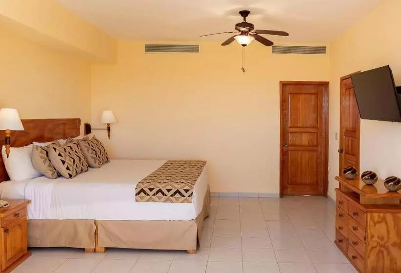 3 Bedroom Suite, Santa Fe Loreto by Villa Group