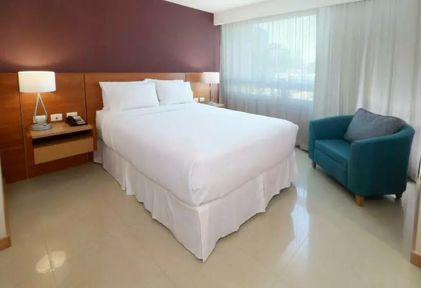 スイート, Staybridge Suites Guadalajara Expo, An Ihg