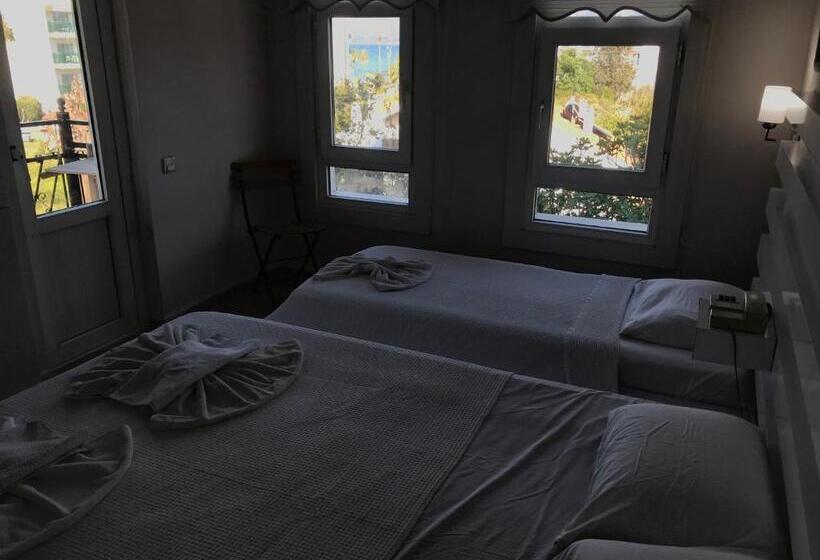 غرفة قياسية مطلّة علي البحر مزوَّدة بشُرفة, The Park Marmaris